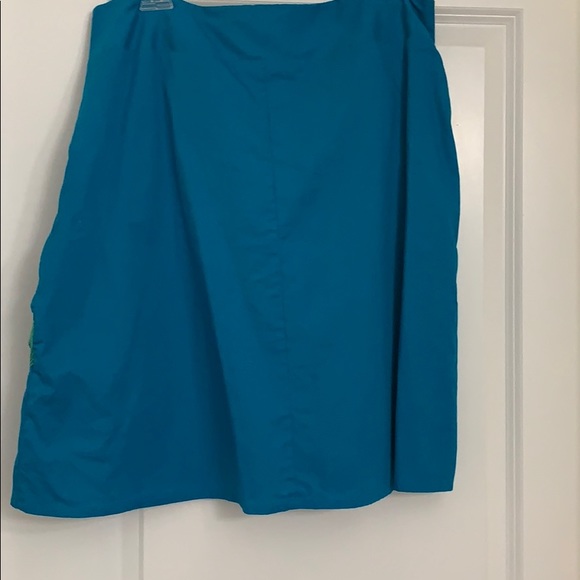 Ladies mid length skirt - Picture 4 of 5